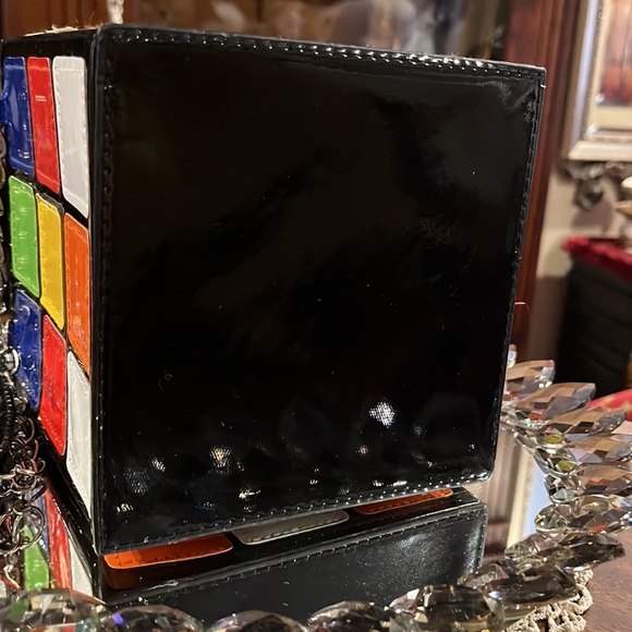 Rubiks Cube Patterned Purse - Picture 4 of 6
